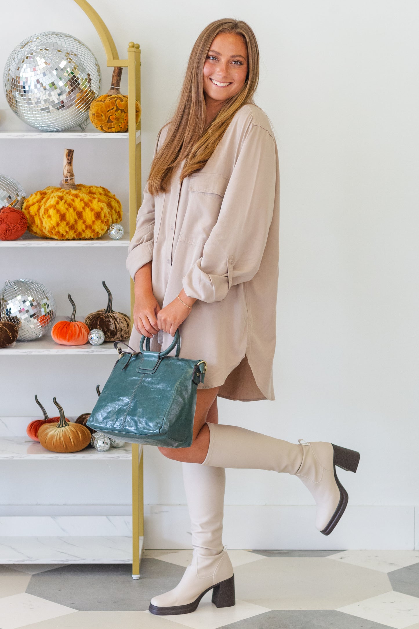 Hobo Sheila Medium Satchel in Sage Leaf
