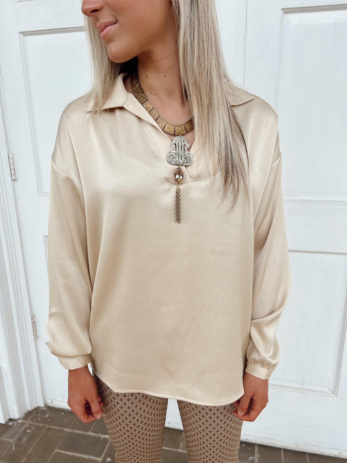 Esqualo Golden Hour V-neck Blouse