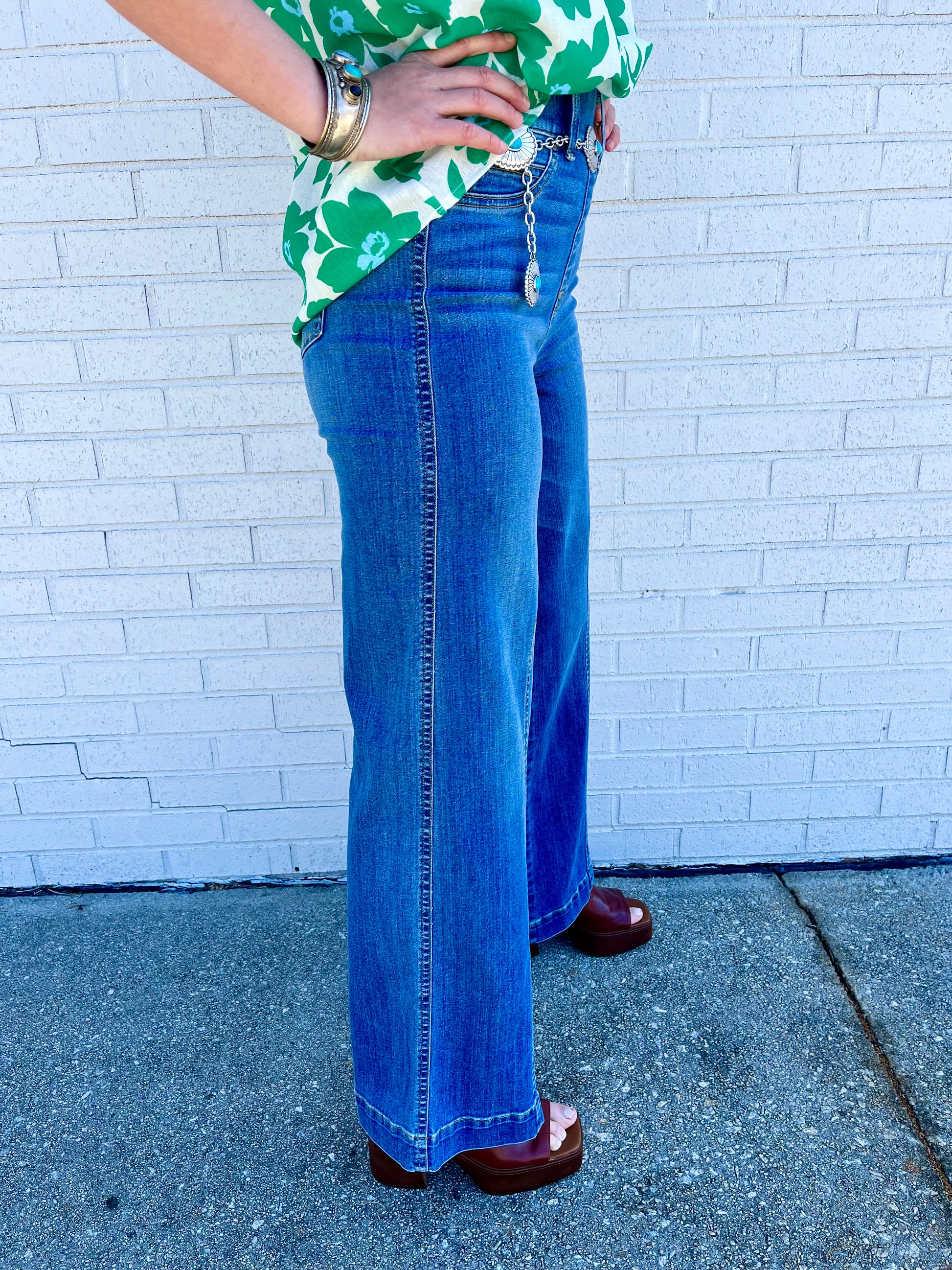 Straight Leg Jeans - Vintage Indigo